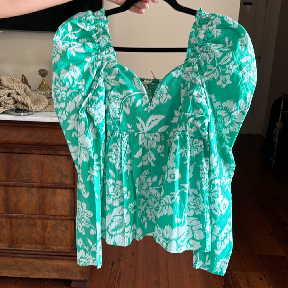 Entro size medium green floral long sleeve top